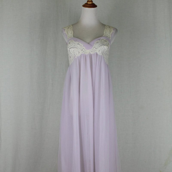 De Perrier Paris Other - De Perrier Paris Vintage 50's Negligee Nightgown